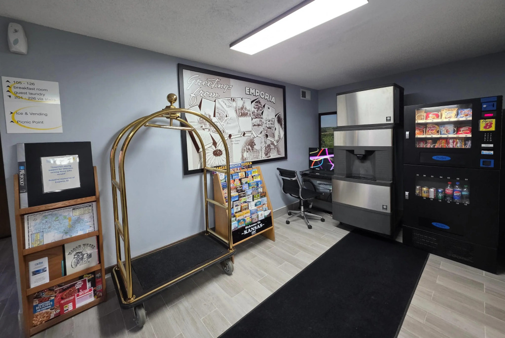 Super 8 by Wyndham Emporia