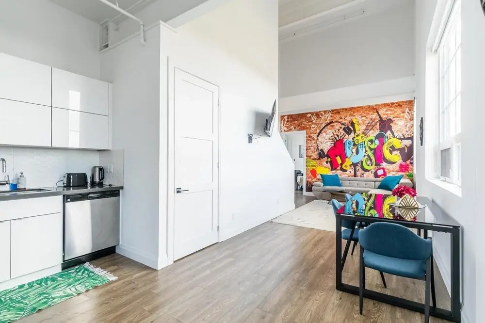 Grand 2Br Dundurn Loft Rooftop Terrace With Sunbeds Parking Gym