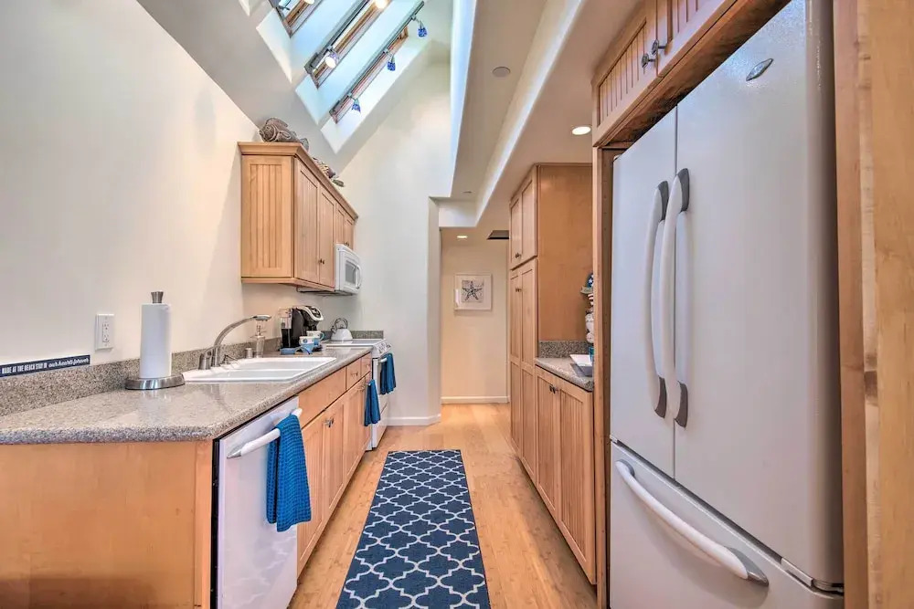 Catalina Island Home: Walk to Main Street Beach!