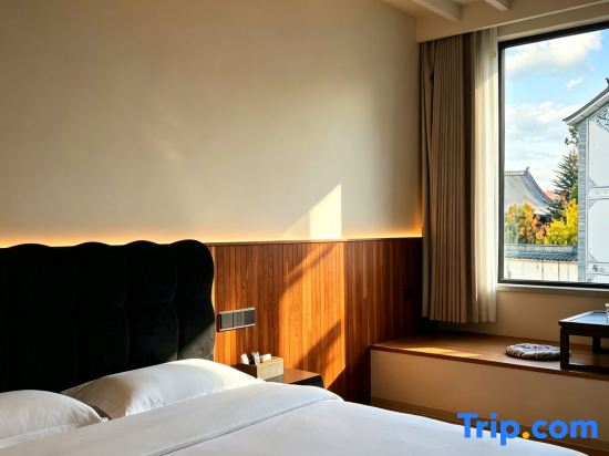 Dali Yuguang ・ Yunlu Scenic Apartment (Erhai Lake S Bay Ecological Corridor)