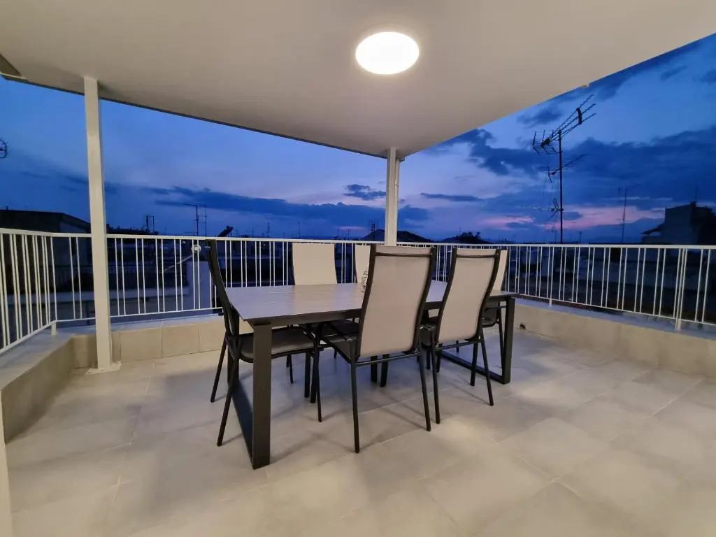 Larisa Hospitality I - Roof Top apartment