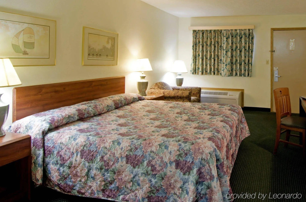 Americas Best Value Inn-Columbus/North