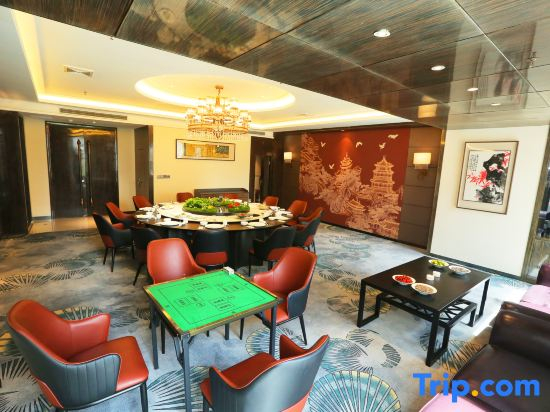 Puriessten International Hotel