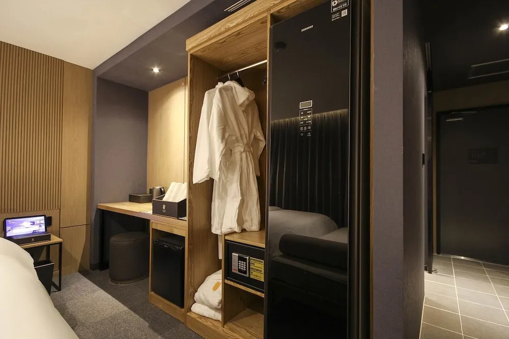 Busan Sasang The Van Hotel