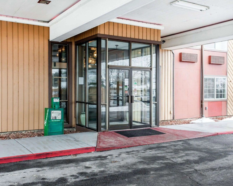 Okanogan Inn & Suites