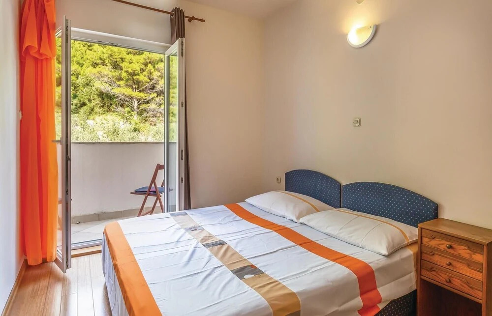 Nice Home in Zivogosce With Wifi and 2 Bedrooms