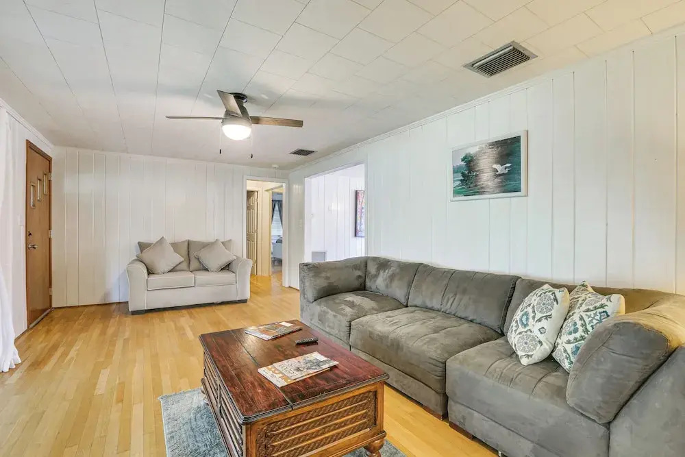 Boat Lift & Private Dock: Riverfront Labelle Gem