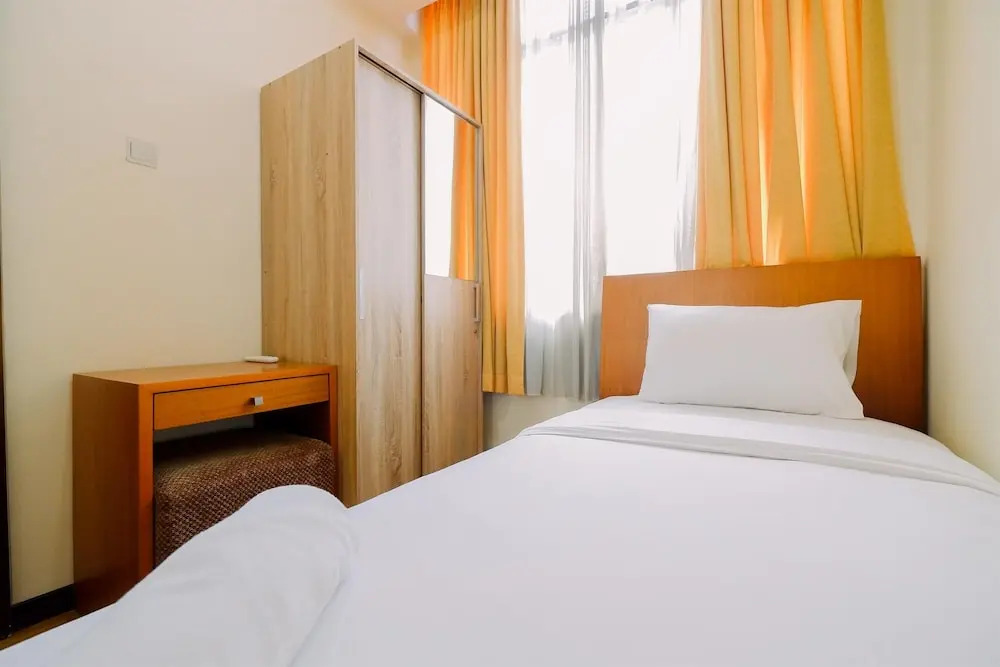 Modern Look And Comfy 3Br Apartment Bellagio Residence