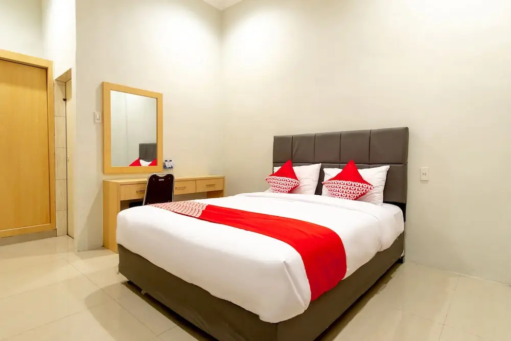 Vandolia Guest House by Reddoors