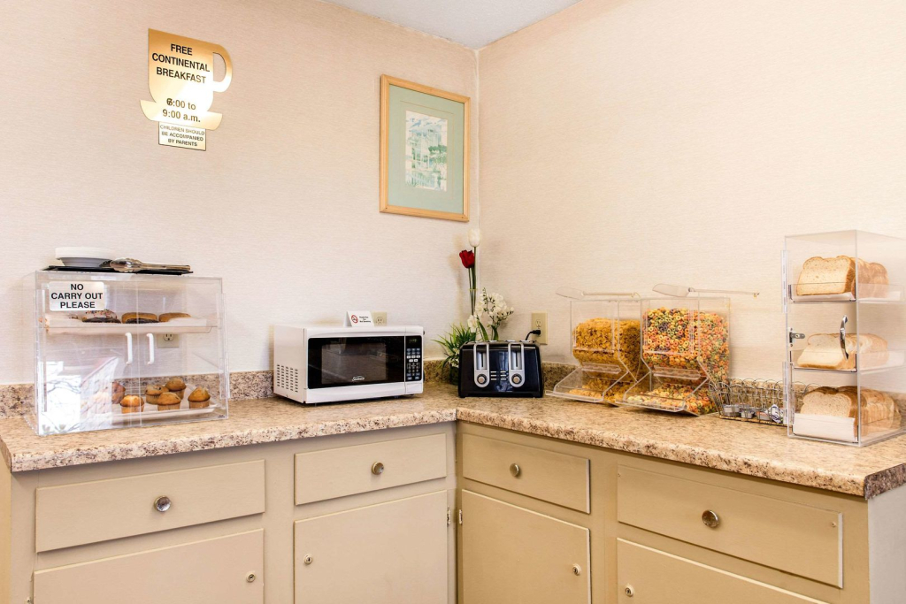 Econo Lodge Holland - Toledo
