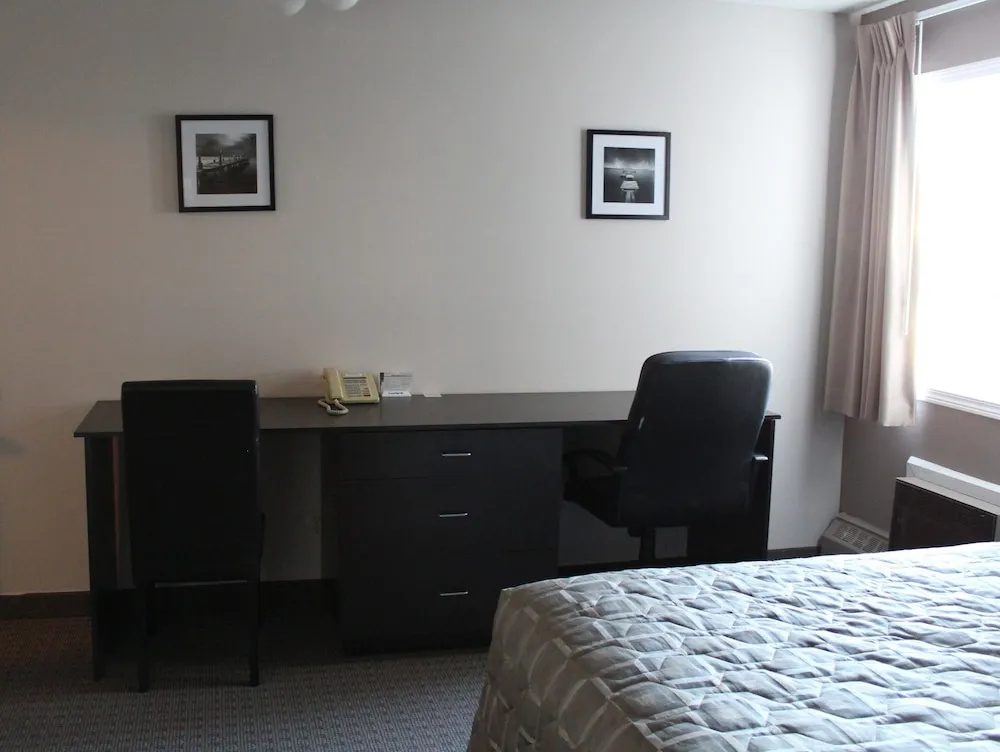 Arbour Ridge Inn & Suites