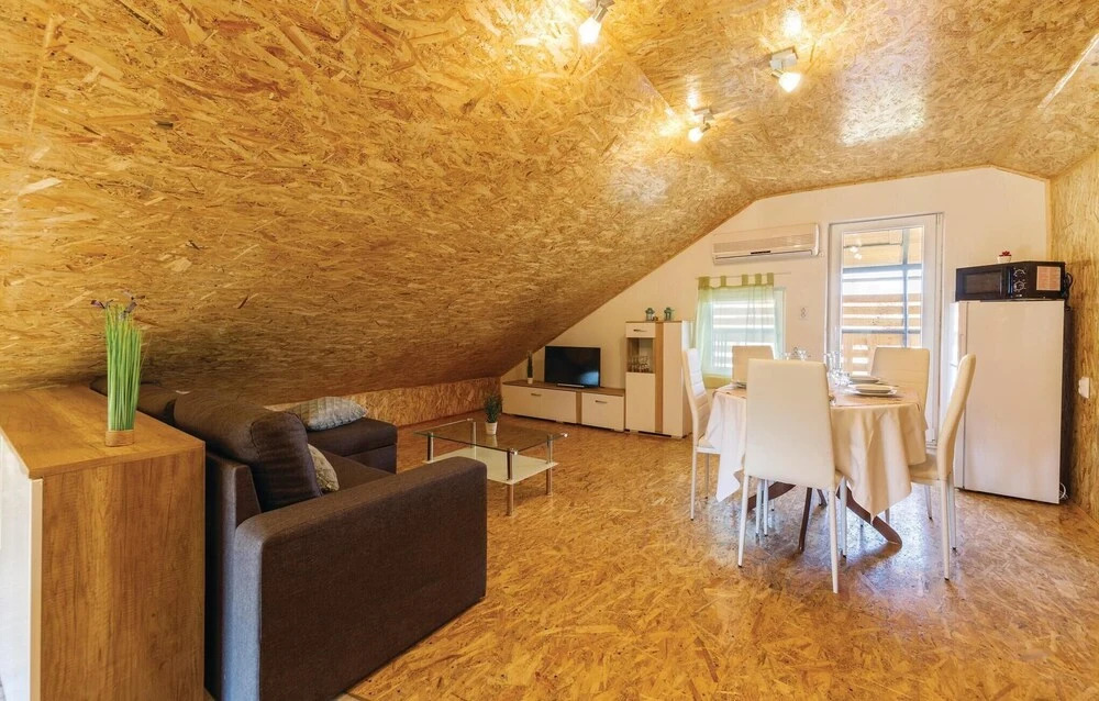 Awesome Home In Valtura