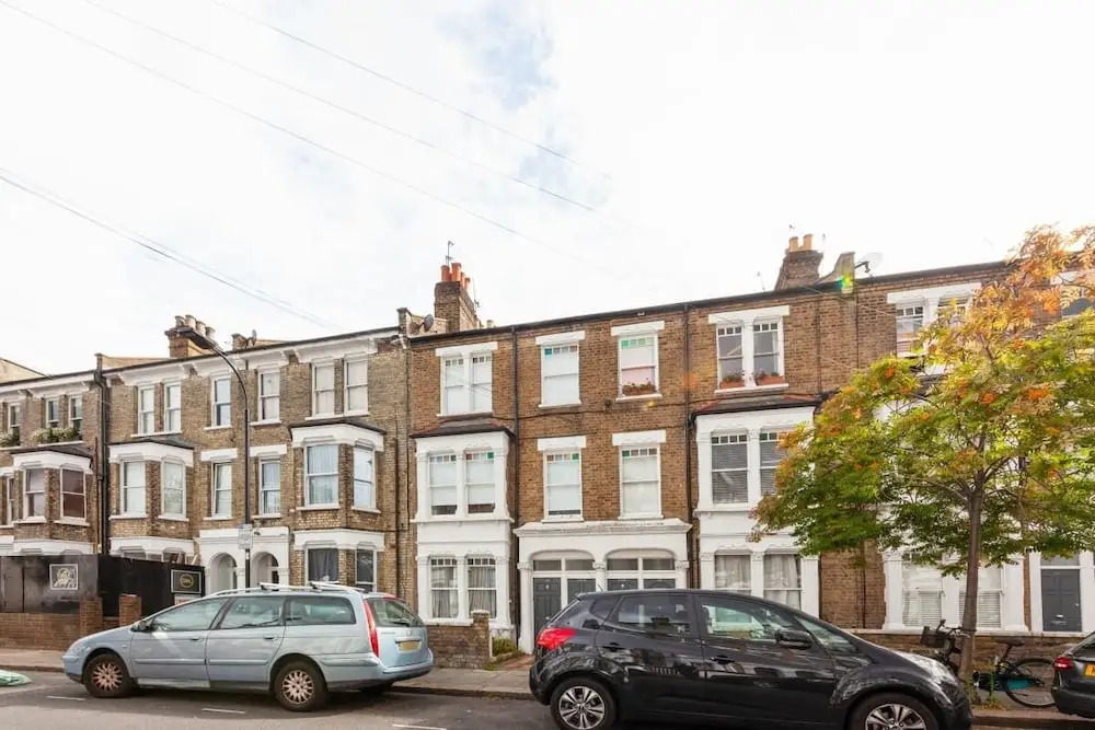 Lovely 2 Bed Apt W/patio nr Shepherd's Bush