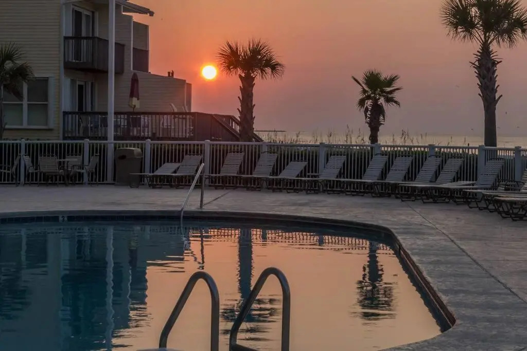 Tradewinds unit 1304 - Top Floor Beach Front w/Panoramic Views - 2bed/2 bath