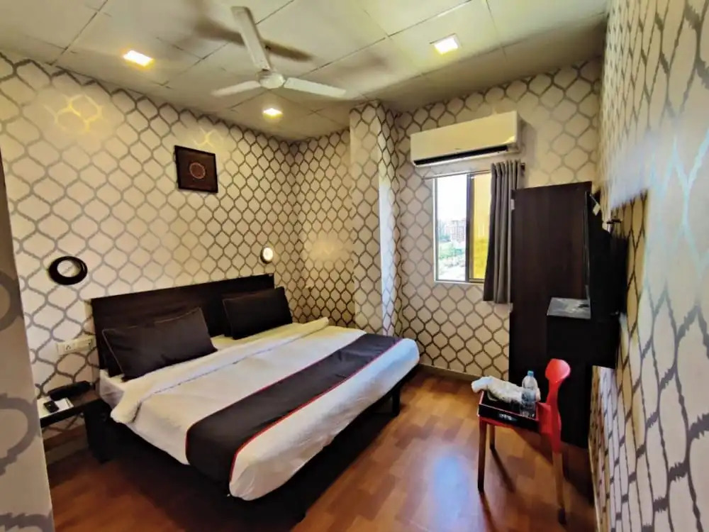 42609 Townhouse Gokul Solitaire VIP Rd