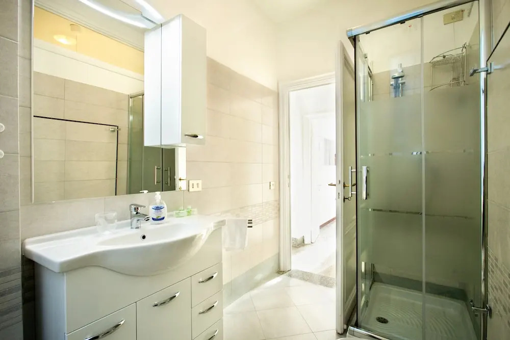 Wanderlust, 3 Bedroom Air Conditioned Apartment in Trastevere