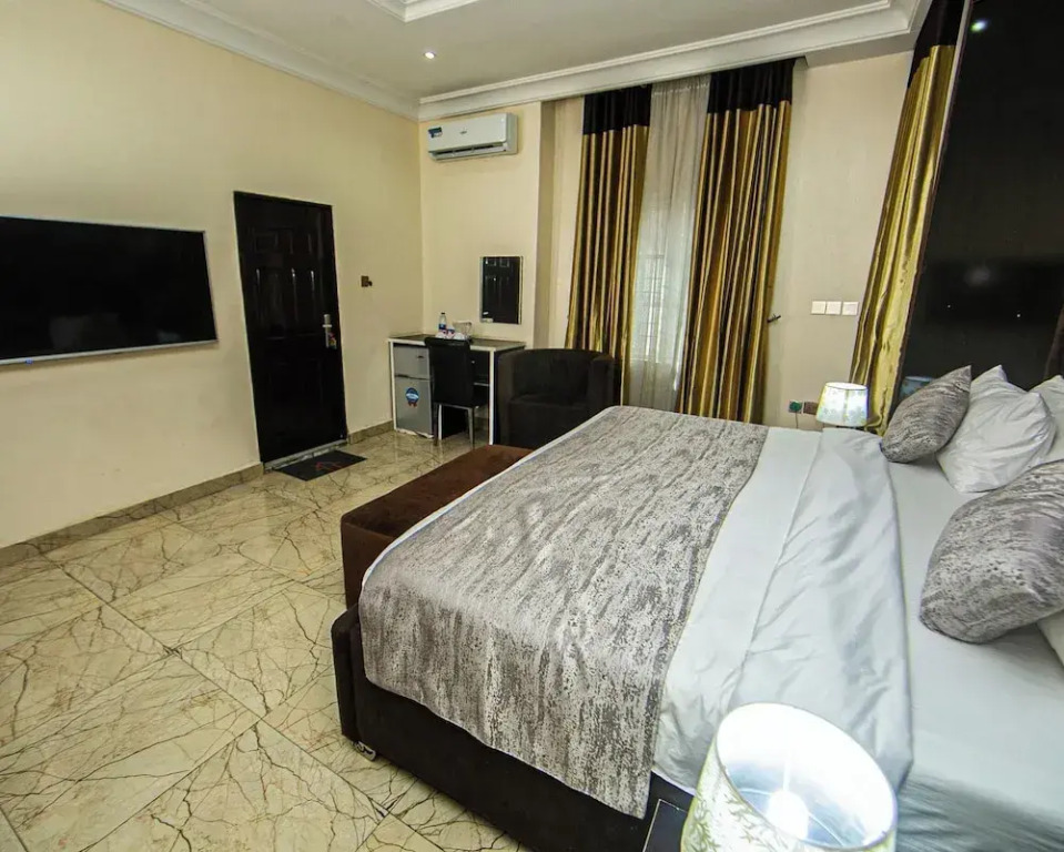 Apartment 550 Suites