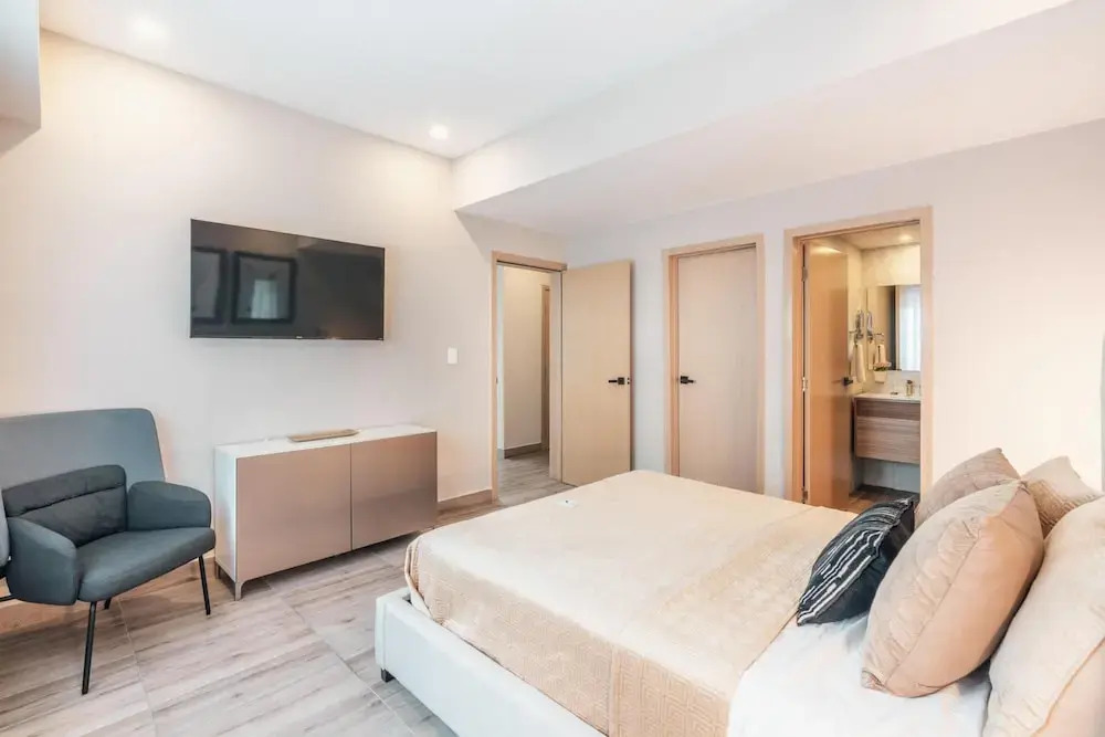 Flat in Regatta II With Breakfast Included 302