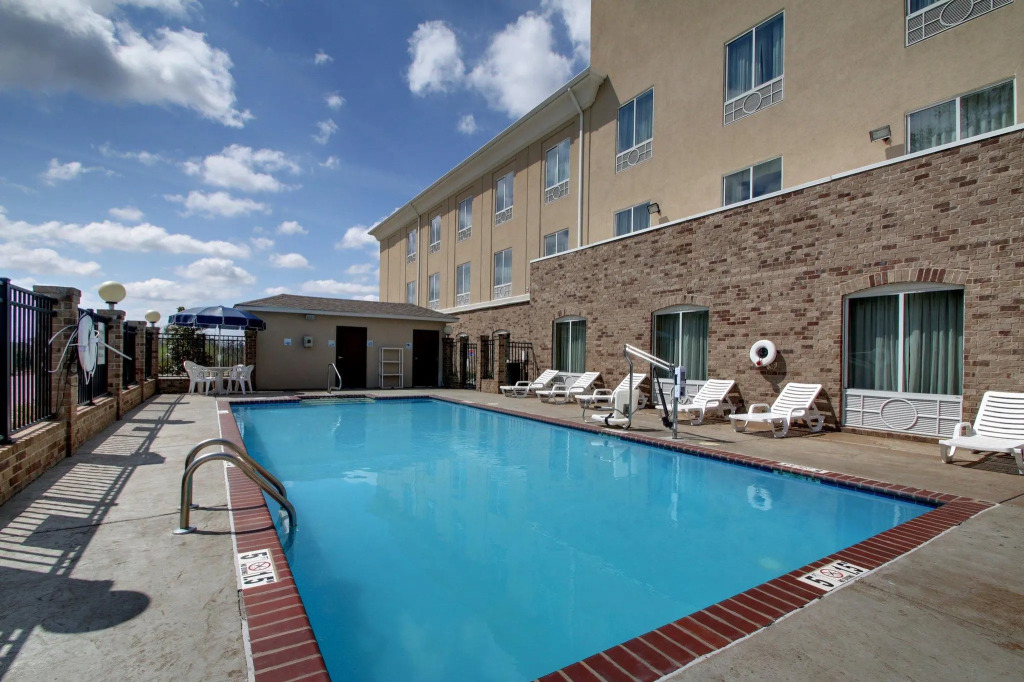 Holiday Inn Express Hotel Winona North by IHG