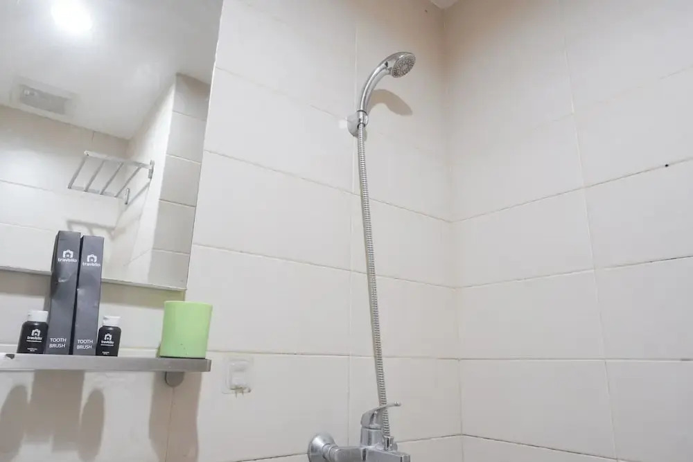 Fancy And Nice Studio At Belmont Residence Puri Apartment