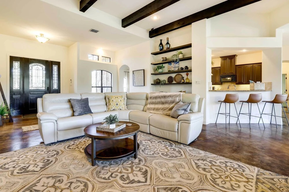 Stylish Home w/ Hot Tub ~ 4 Mi to Canyon Lake