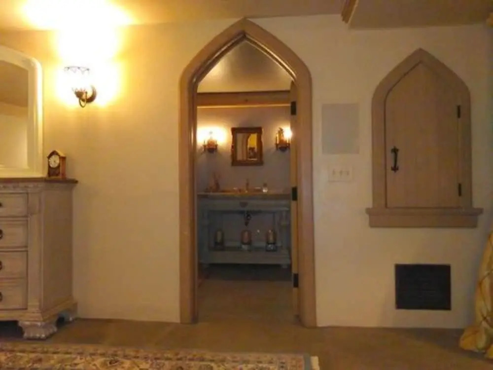 HIGHLANDS CASTLE overlooking Lake George plus 2 other CASTLES & SUITES