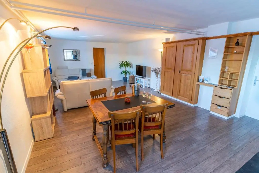 Charmantes Apartment mit grossem Garten .Kids4free.