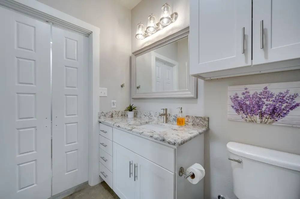 Stunning Texas Studio < 1 Mi to Canyon Lake!