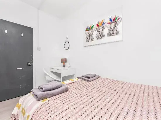 Fantastic 4 bedroom apartment in Russell Square