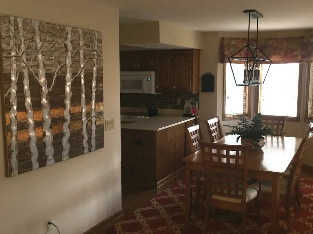 Adironacks #1 2 Bedrooms 2 Bathrooms Condo