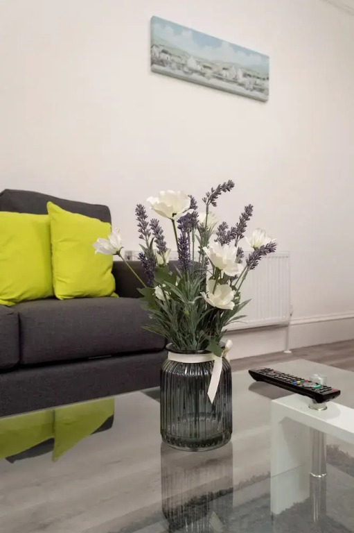 3-bedroom Apartment by Eden Project - Free Parking