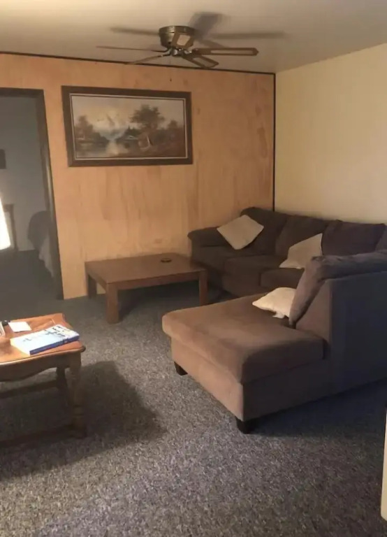 Colonial Motel of North East