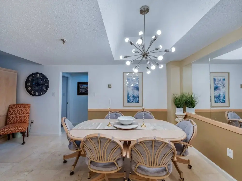 Uhost AI 2BR Condo w Balcony Great Views