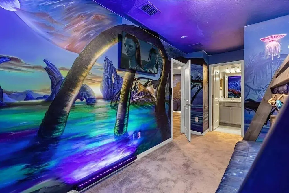 Luxury Themed Villa with Pool Near Disney & Attractions