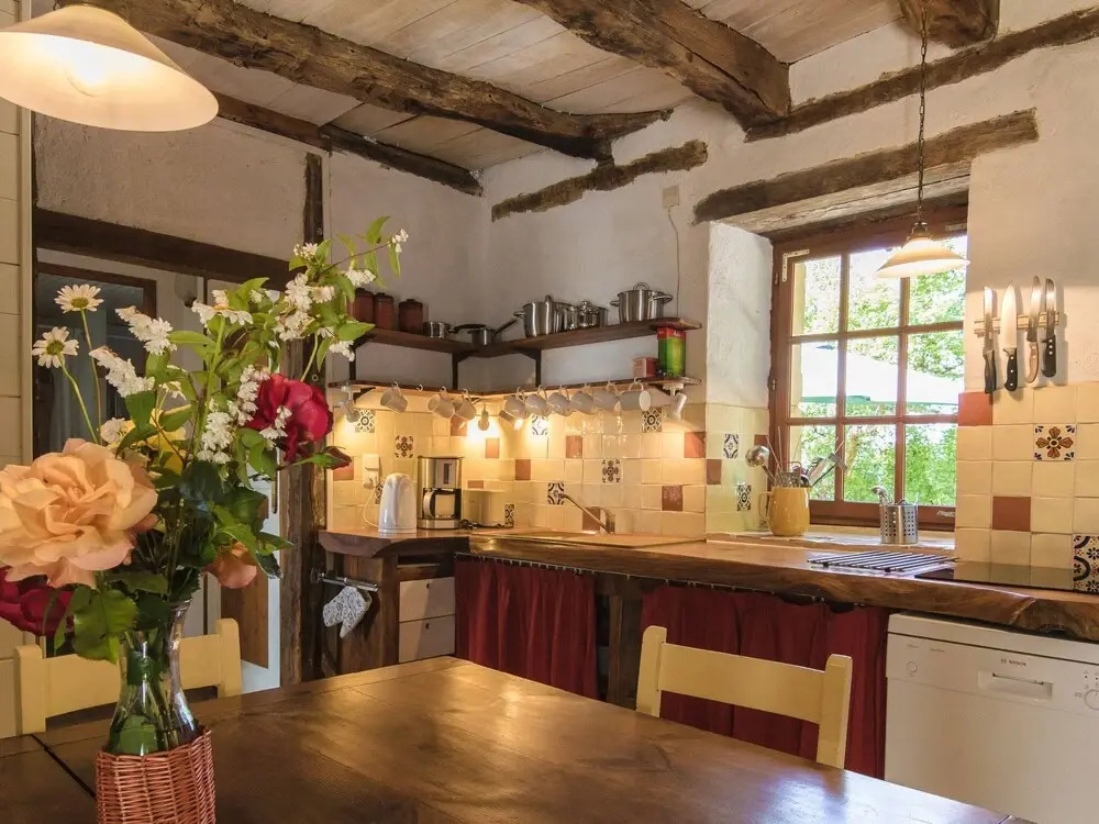 Farmhouse with private pool, large garden and playground
