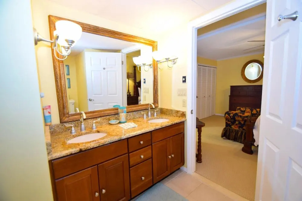 Harbour Island 304k 2 Bedroom Condo by RedAwning