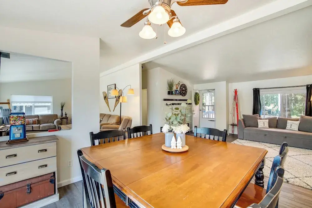 Riverfront Home w/ Deck, Near Mount Rainier!