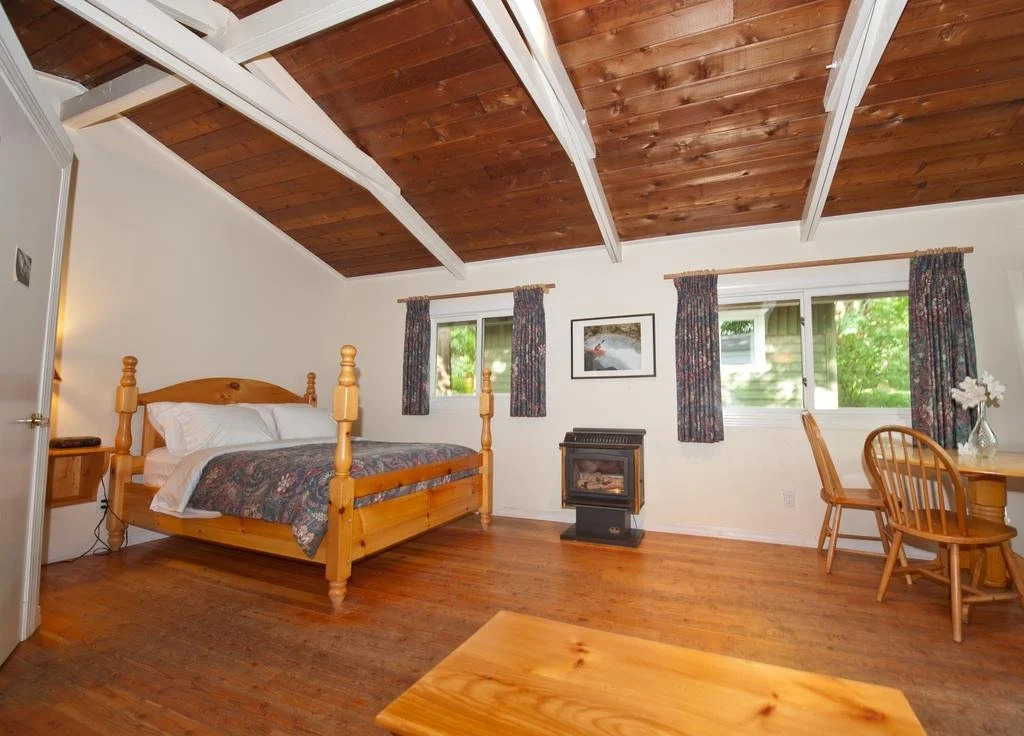 Sunwolf Riverside Cabins