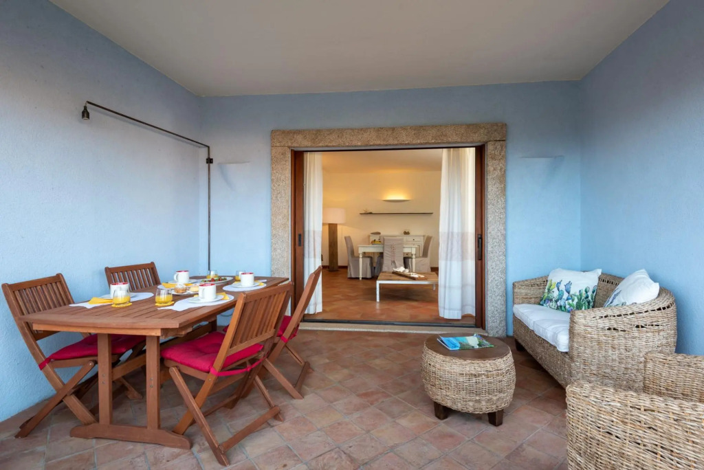 It is located on the ground floor and consists of a large room with a double bed, a bathroom with a-MOLARA 1_PT