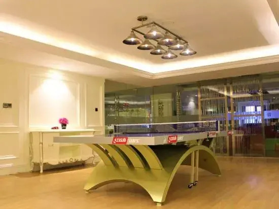 Xianhua Sandalwood Lakeside Hotel