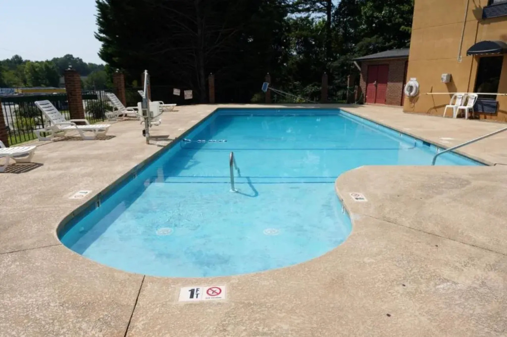 Columbus Inn and Suites