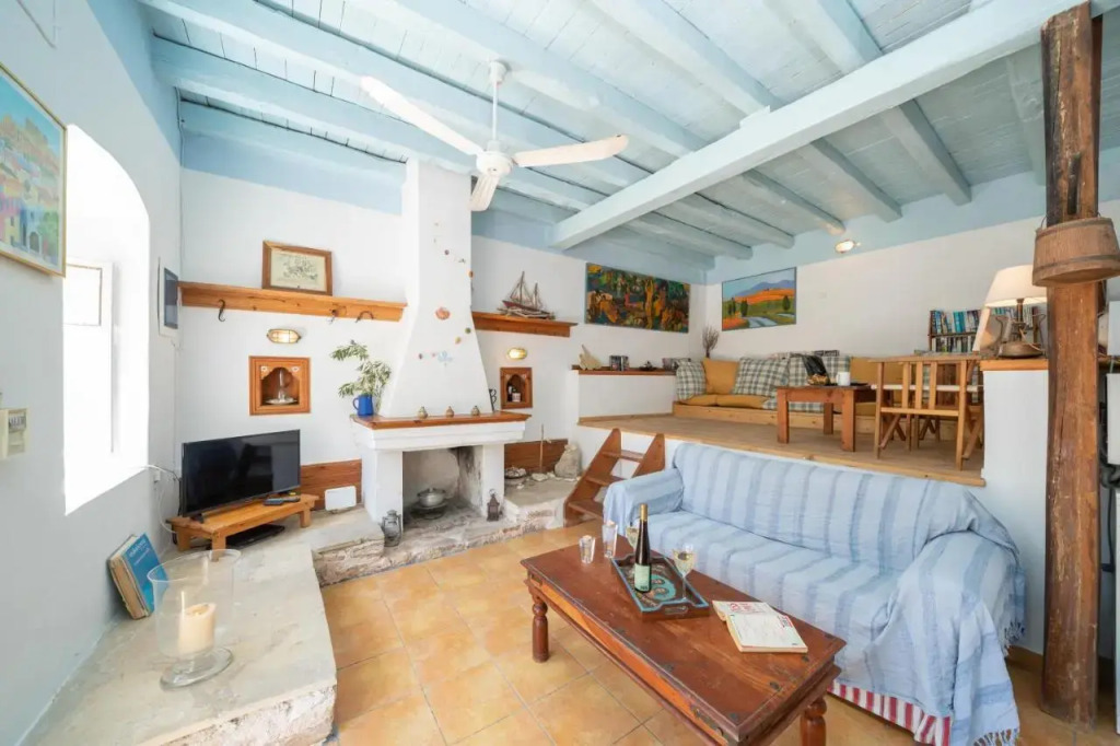 Architect's House (100 meters from Assos beach)