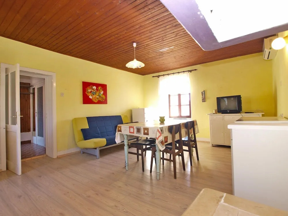 House 1585