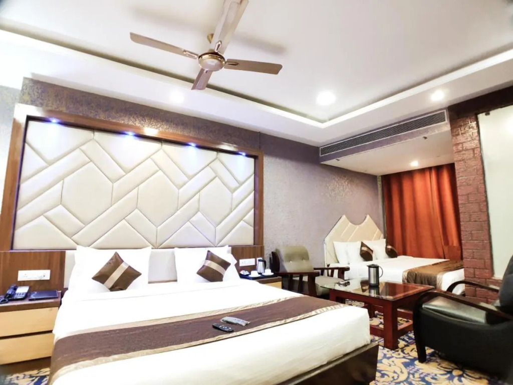Hotel Vishnu Empire