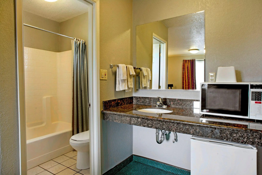 Sealamp Inn