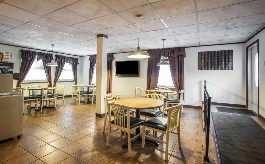 Economy Inn & Suites