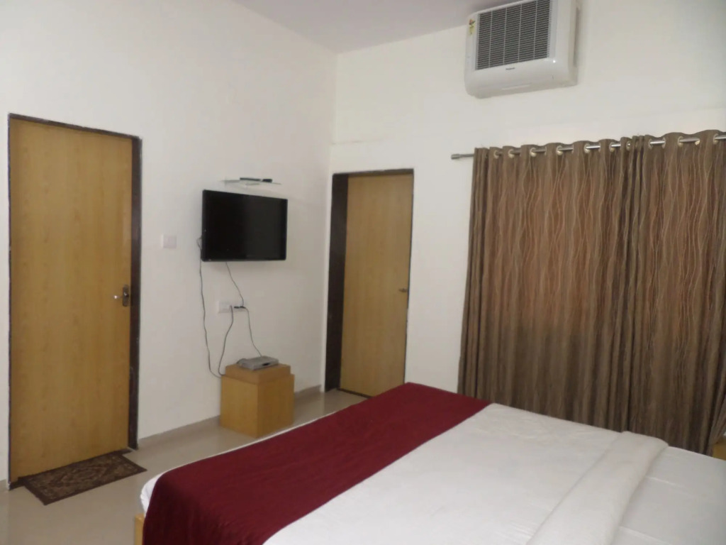 Rajasthani Rajwadi Hotel & Restaurant