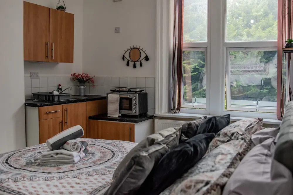 Bv Comfy Studio At Maningham Lane Bradford