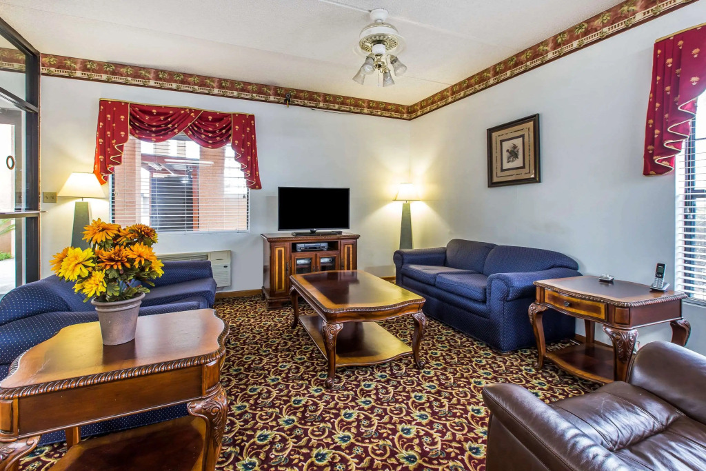Econolodge inn & suites