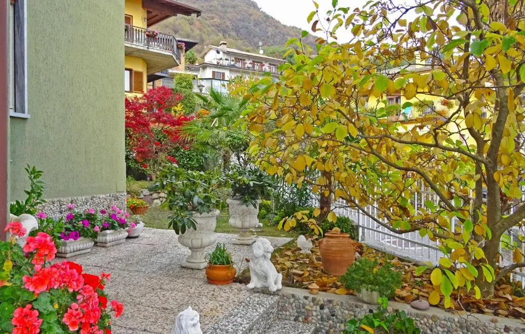 Casa Piccini garden by Gardadomusmea